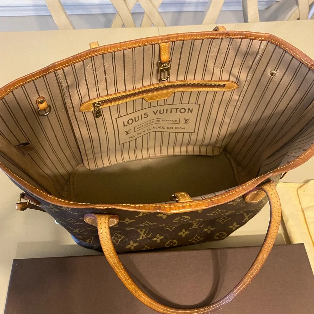 Louis Vuitton Neverfull purse - Picture 5 of 5
